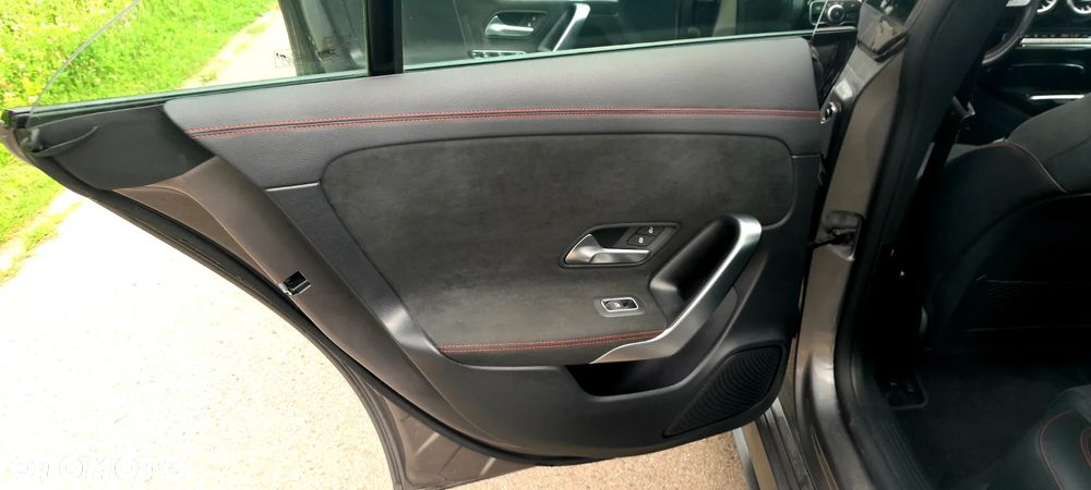 Mercedes-Benz CLA 250 AMG Line 7G-DCT - 22