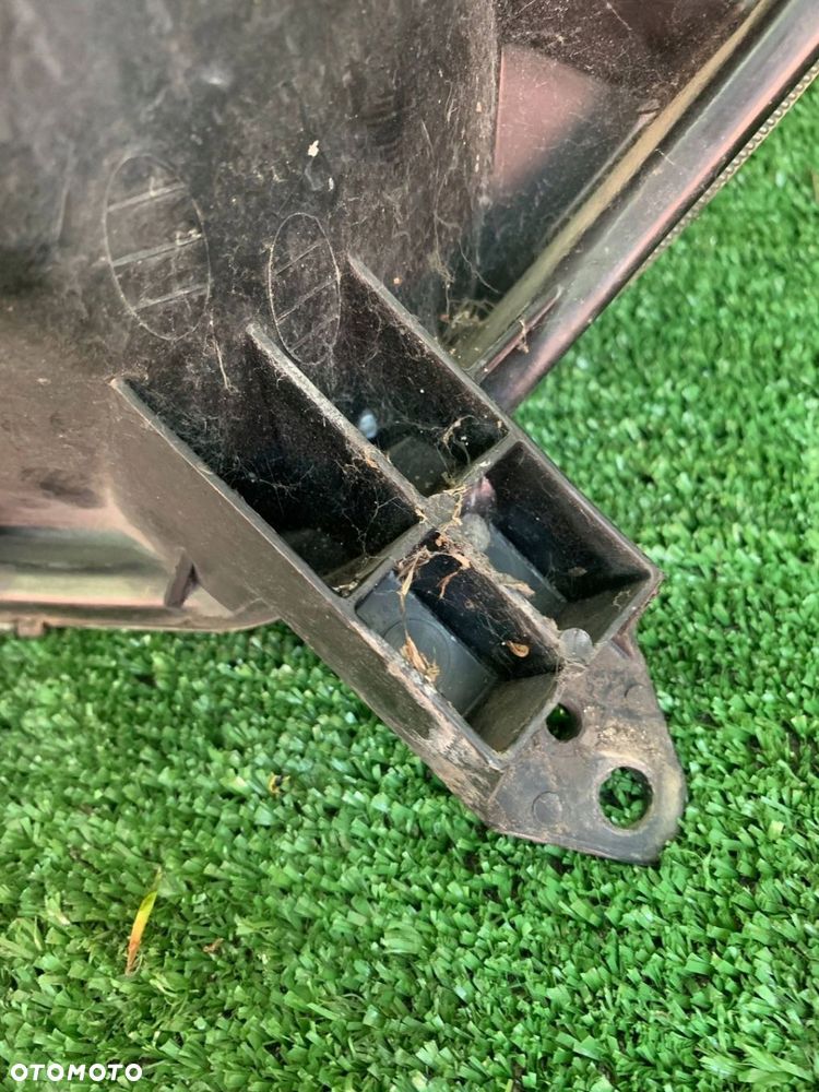 Lampa przód przednia prawa Toyota RAV 4 II XA20 Europa WWA - 7