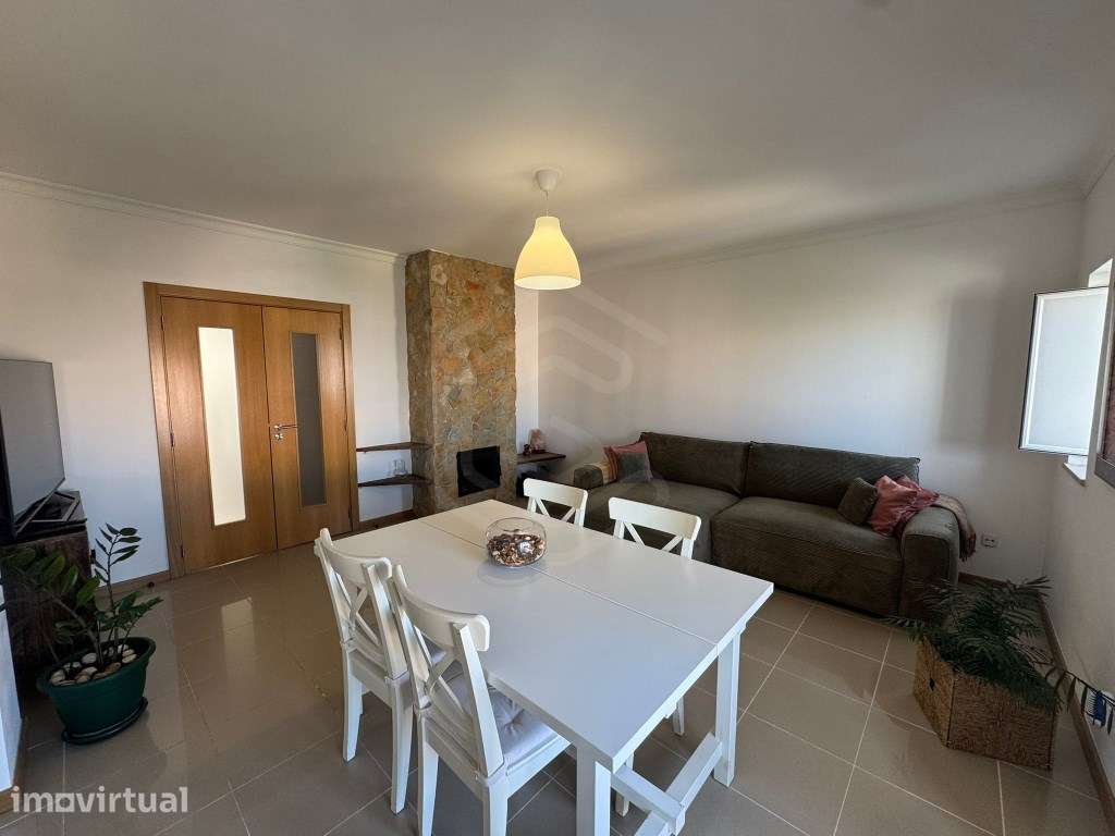 Apartamento T2 com Excelente Luminosidade e Arrecadação em Vila Rea... - Grande imagem: 3/22