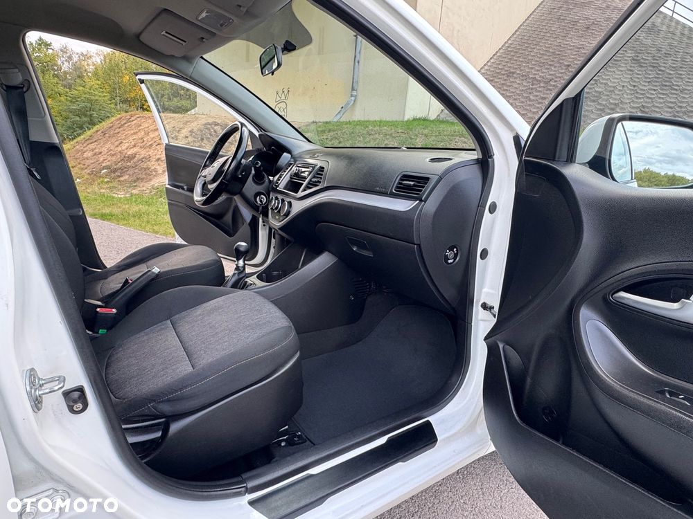 Kia Picanto 1.0 Fifa World Cup Edition - 25