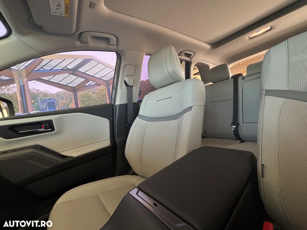 TOYOTA RAV4 2026 — imagine 28