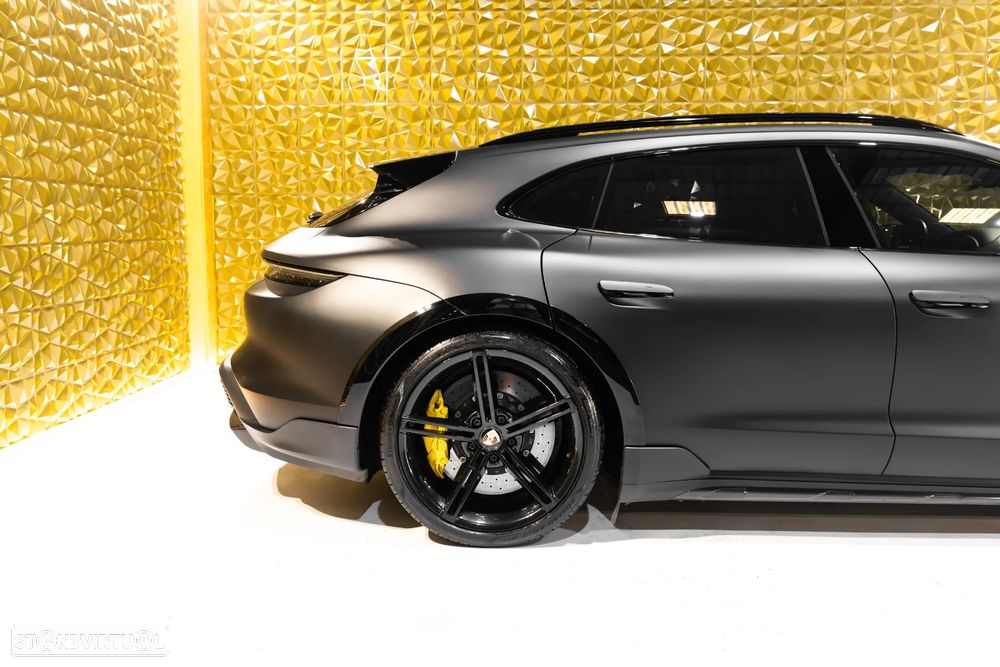 Porsche Taycan Cross Turismo Turbo S - 9