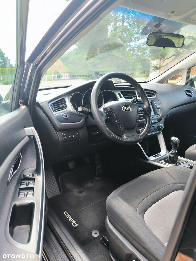 Kia Ceed 1.6 CRDi 128 Platinum Edition - 11