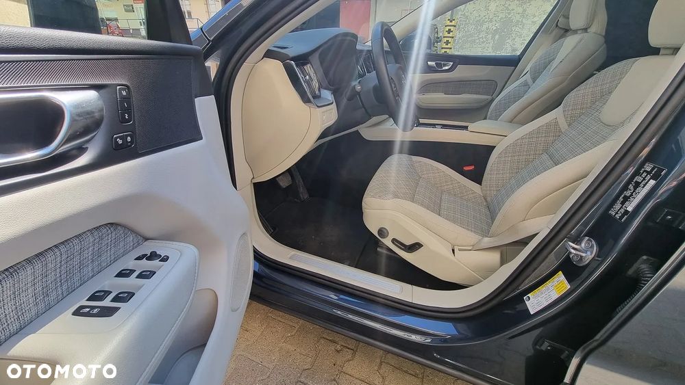 Volvo XC 60 B5 B AWD Inscription - 10
