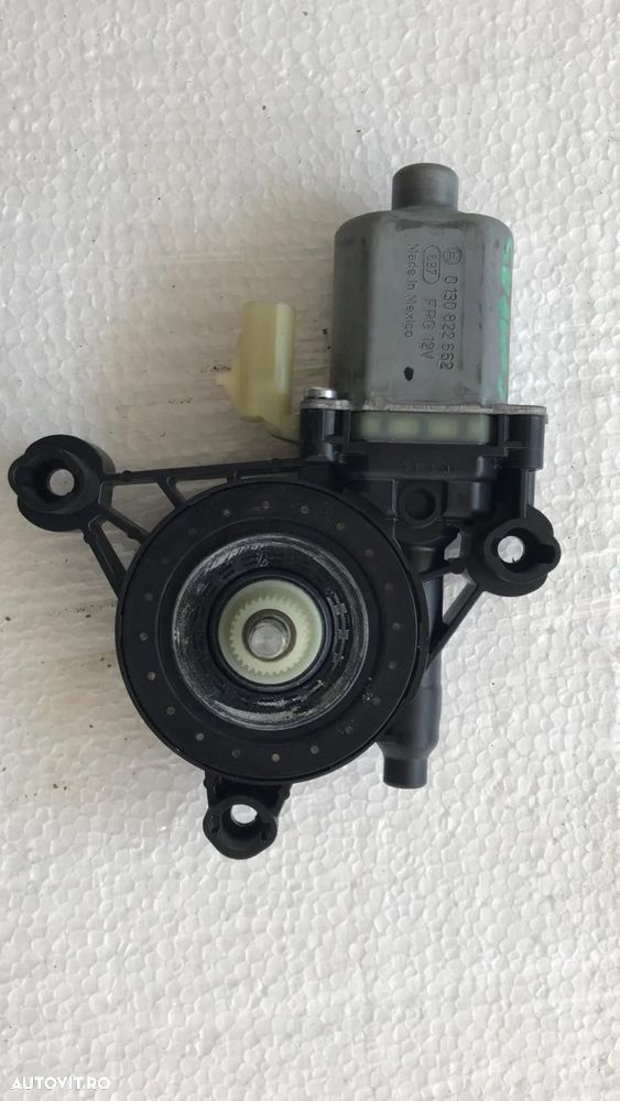Motoras macara geam dreapta spate Jeep Compass 2017 0130822662