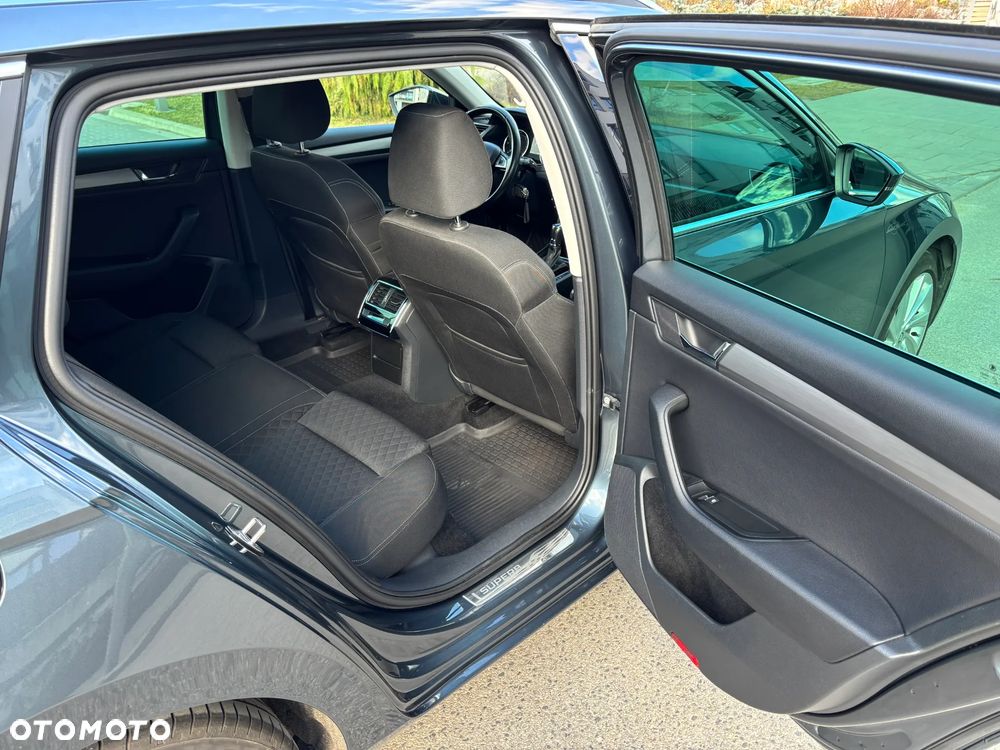 Skoda Superb 2.0 TDI DSG Style - 24