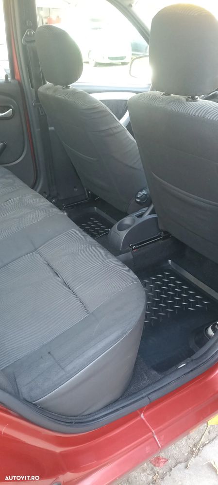 Dacia Logan 1.2 16V Laureate - 11