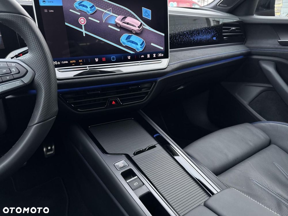 Volkswagen Passat - 11