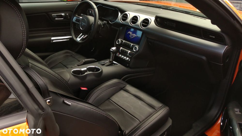 Ford Mustang - 22