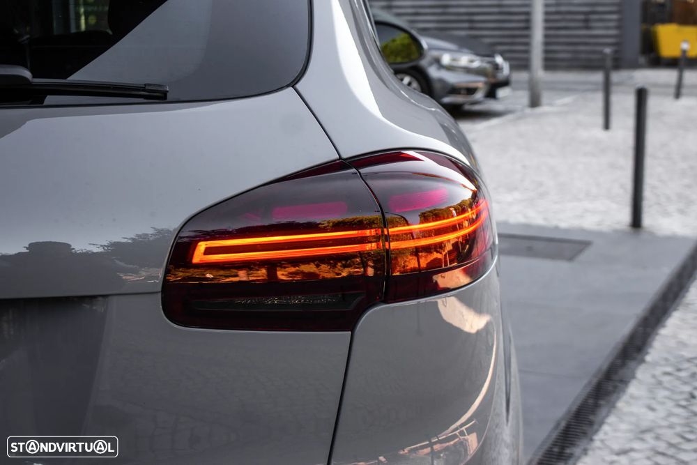 Porsche Cayenne S E-Hybrid - 7
