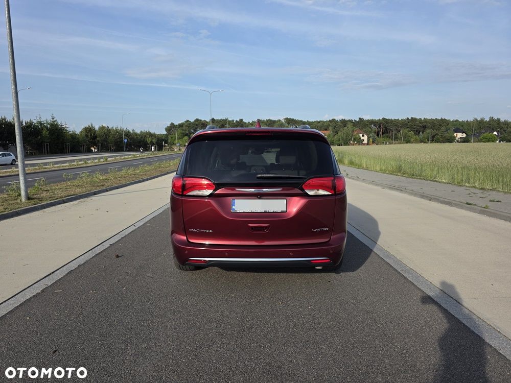 Chrysler Pacifica - 6