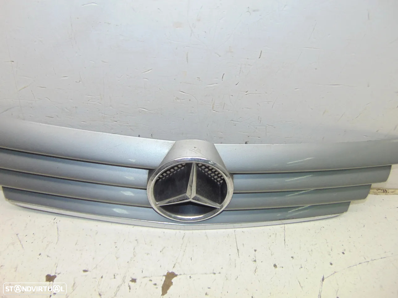 Mercedes C grelha frontal - 4