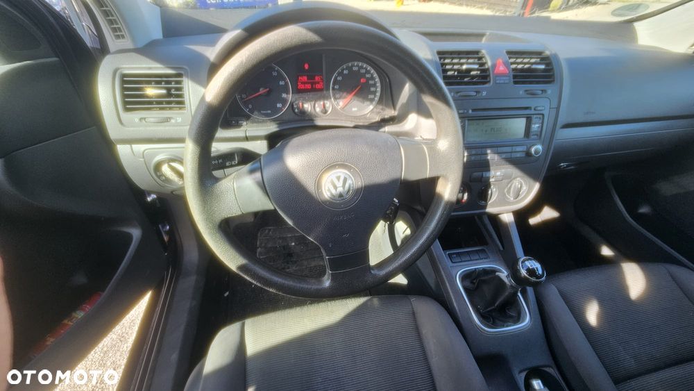Volkswagen Golf - 6