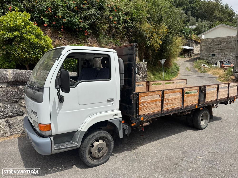 Nissan Cabstar 3.0 TD 110.35/2 L CD - 1
