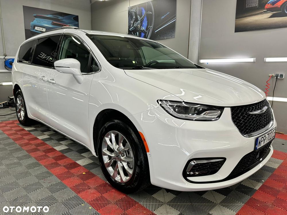 Chrysler Pacifica - 5