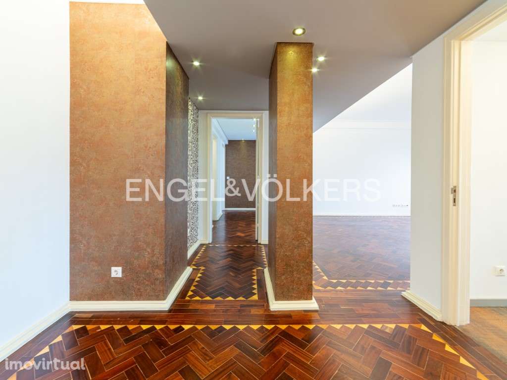 T4 exclusivo junto à Av. da Liberdade - Grande imagem: 2/32