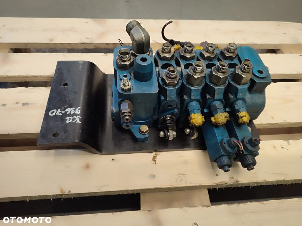 Rozdzielacz hydrauliczny 07260157 JCB 536-70 - 7