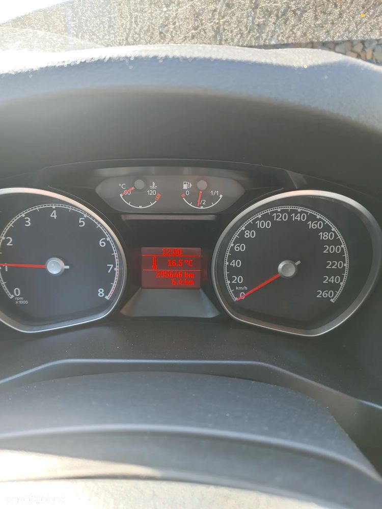 Ford Mondeo 2.0 Ghia - 14