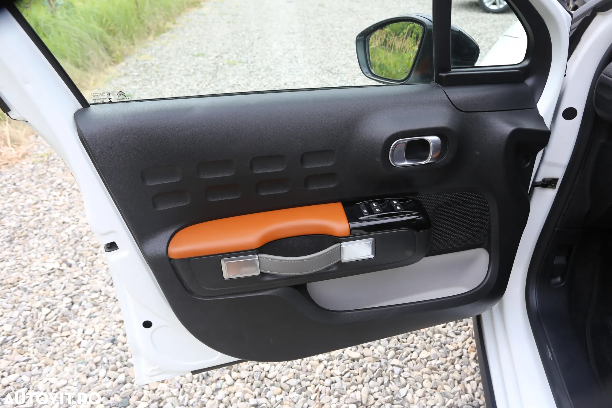 Citroën C3 1.2 PureTech BVM Shine - 9