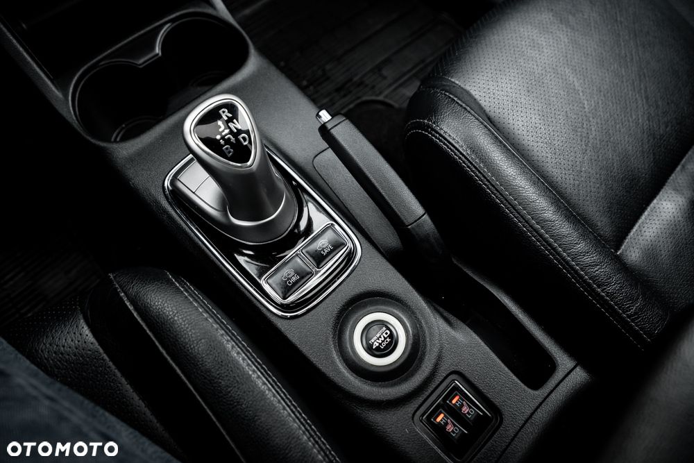 Mitsubishi Outlander 2.0 4WD Plus - 22