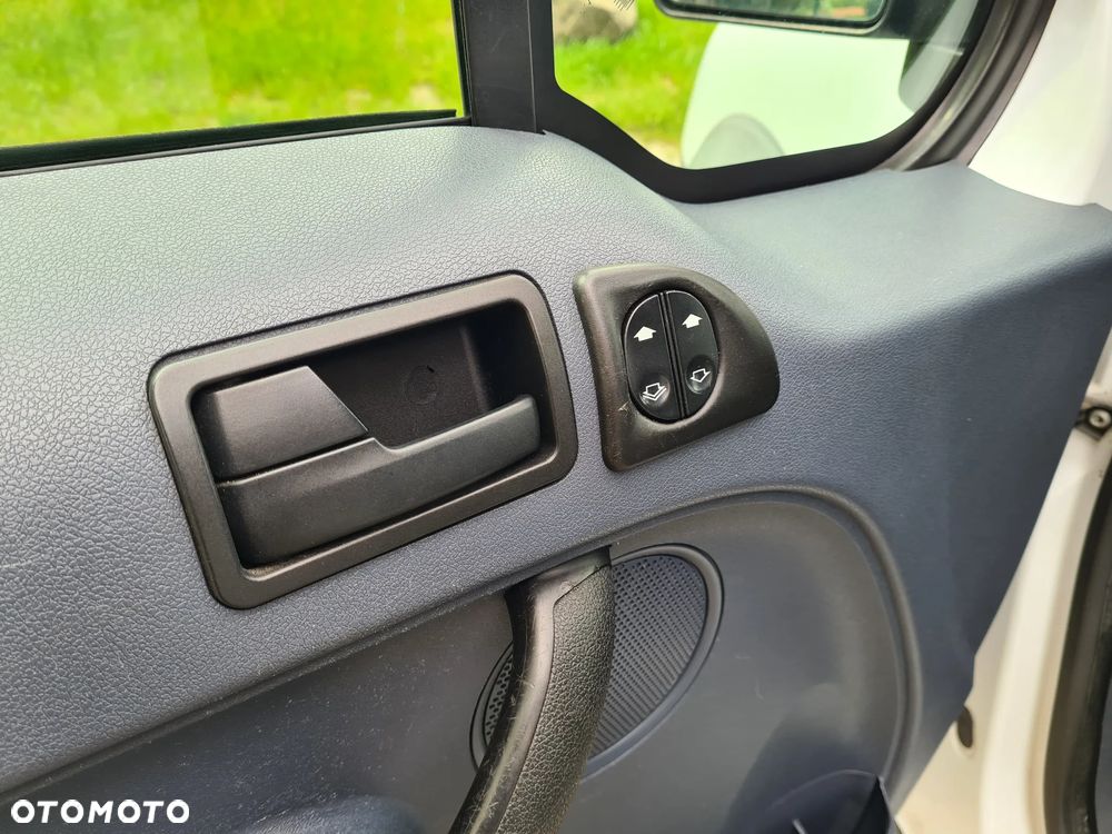 Ford Tourneo Connect - 6