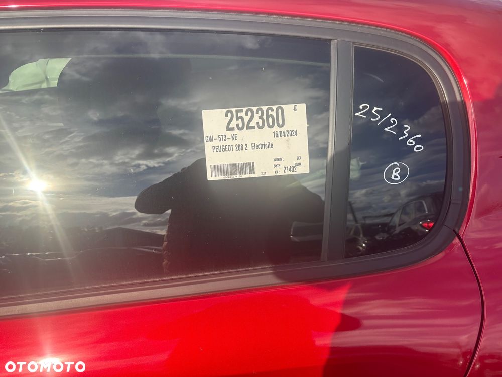 Peugeot 208 - 5