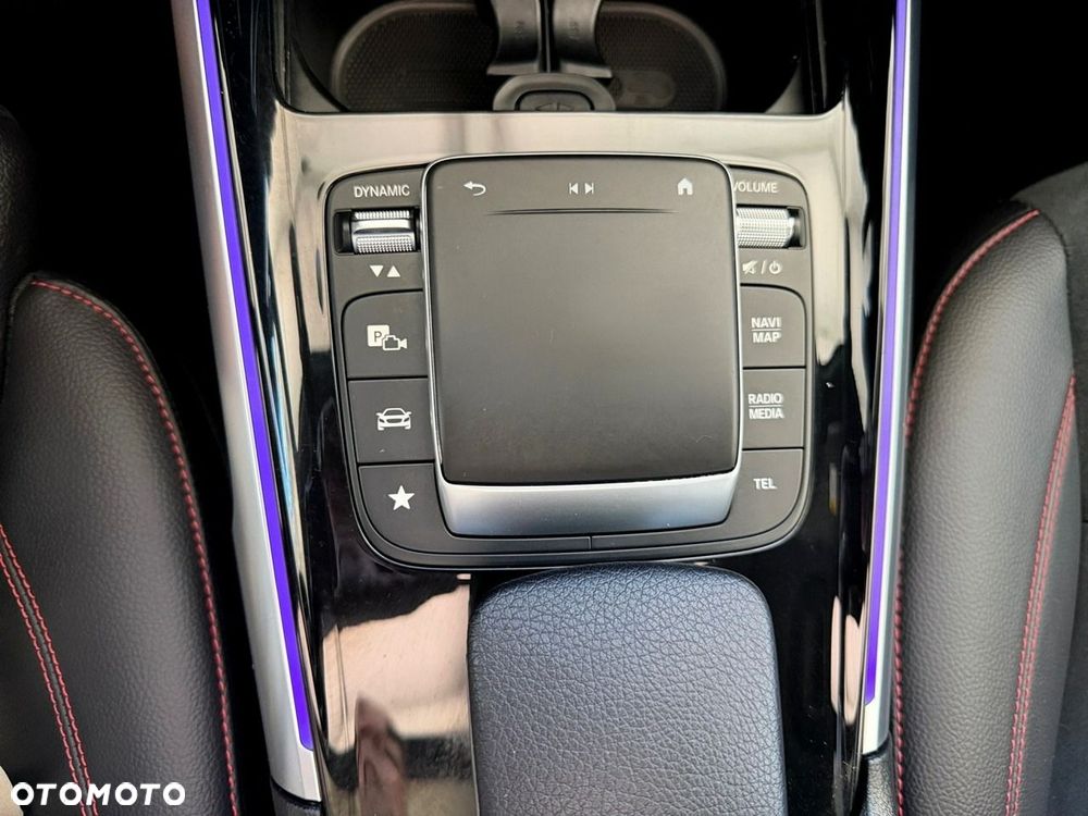Mercedes-Benz GLB - 31