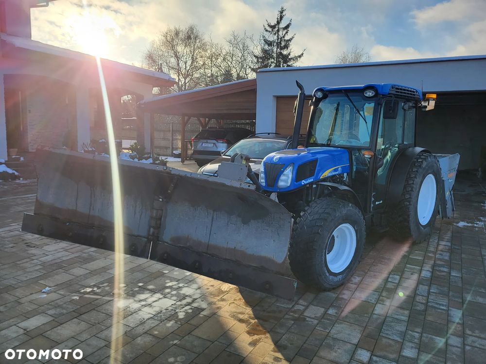New Holland T4030F - 3