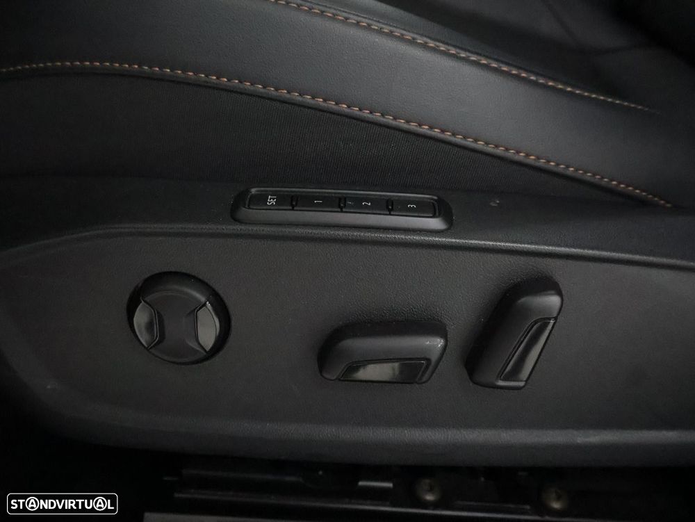 Cupra Leon 1.5 eTSI MID DSG - 12