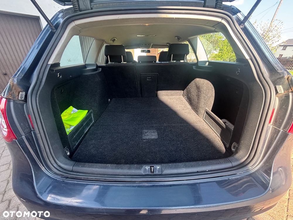 Volkswagen Passat 1.9 TDI Comfortline - 9