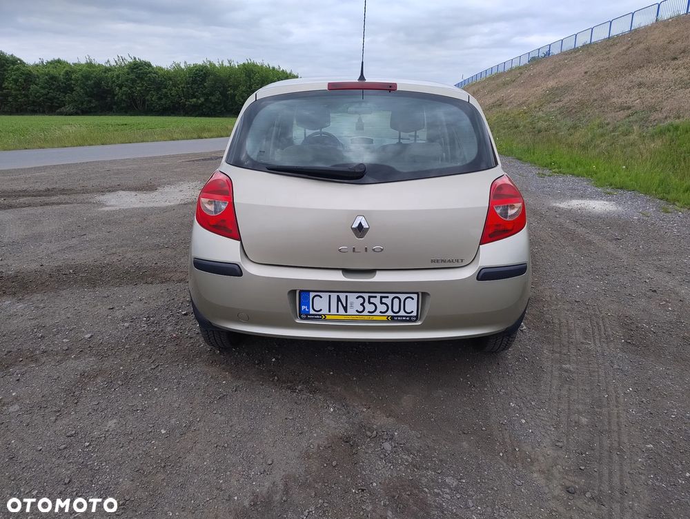 Renault Clio 1.2 16V Alize - 4