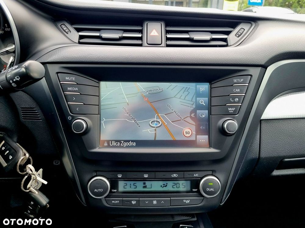 Toyota Avensis 2.0 D-4D Premium - 18