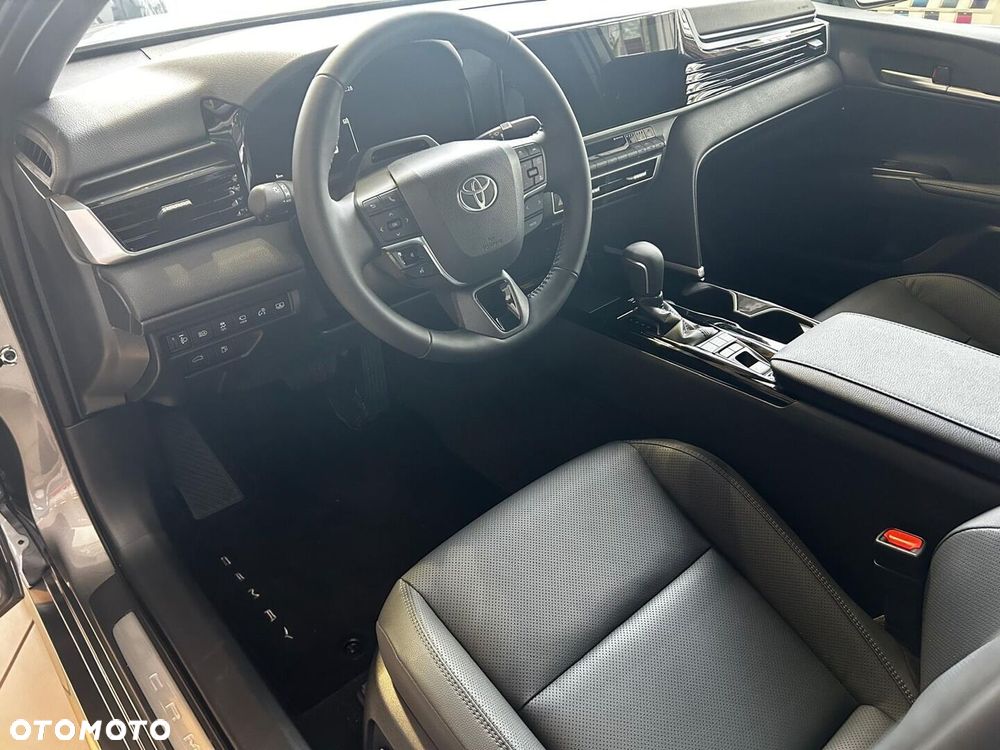 Toyota Camry - 8