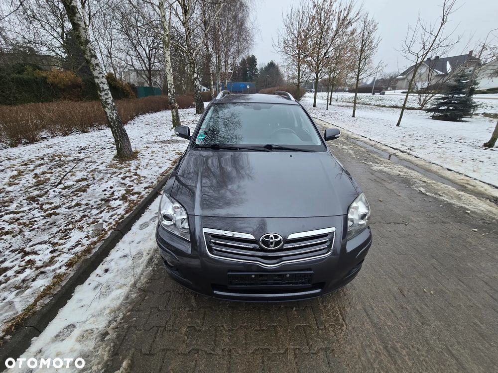 Toyota Avensis 1.8 VVT-i Combi - 12