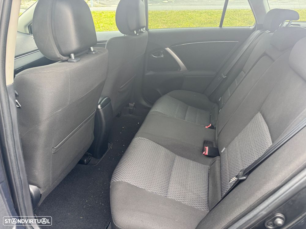 Toyota Avensis SW 2.0 D-4D Exclusive +Navi - 6