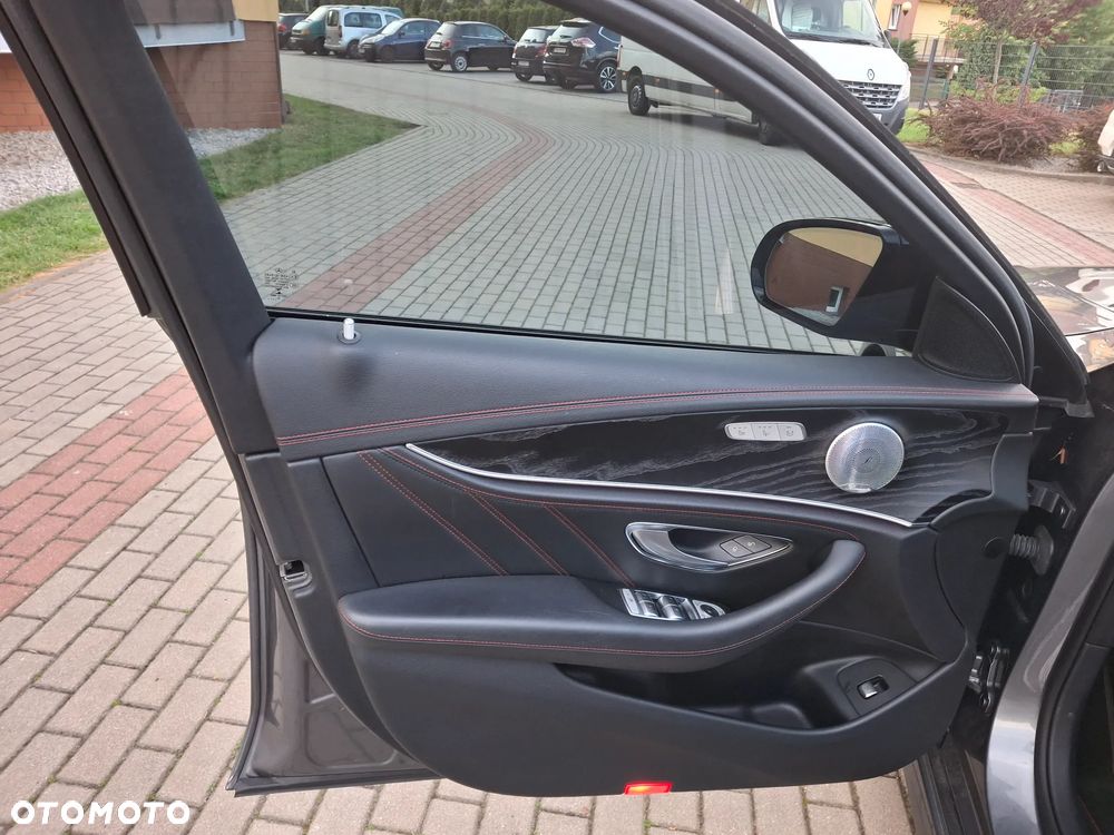 Mercedes-Benz Klasa E - 36