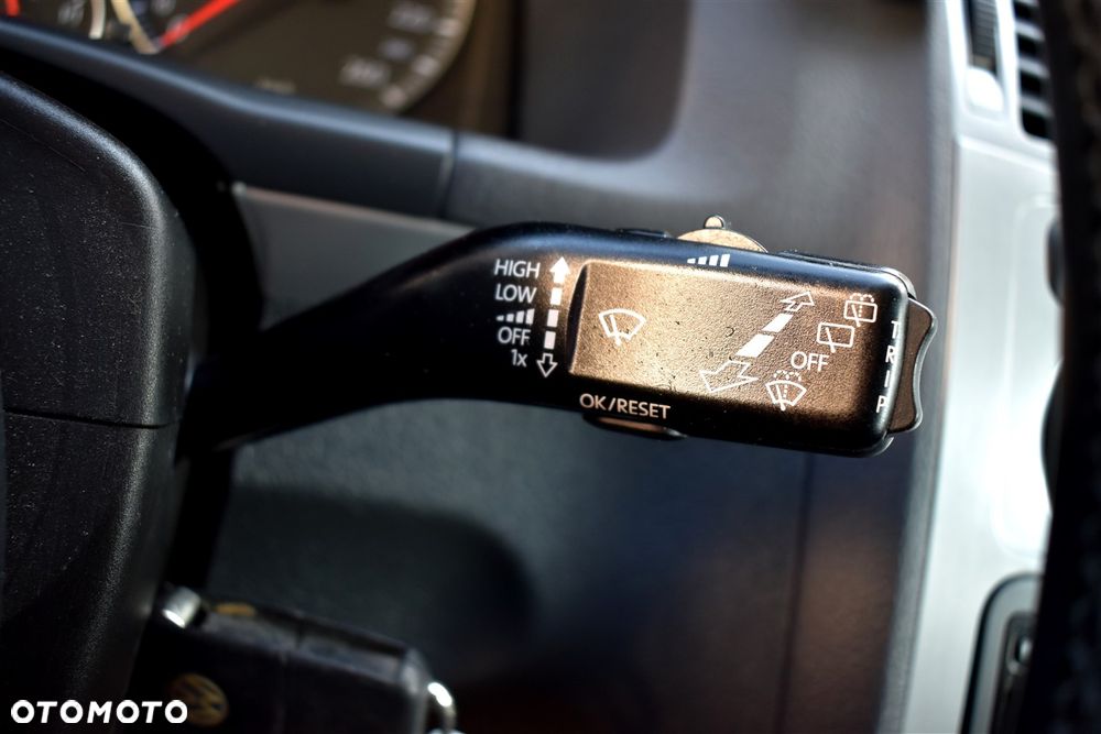 Volkswagen Touran 2.0 TDI DPF Highline - 31