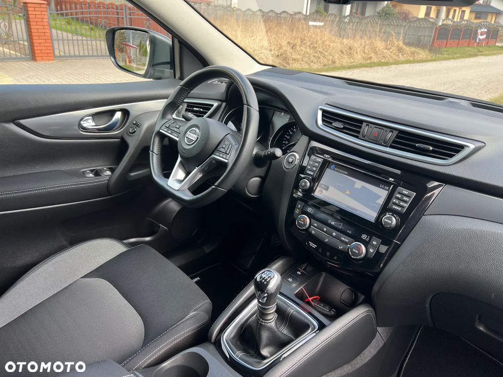 Nissan Qashqai 1.6 DIG-T N-Connecta - 33