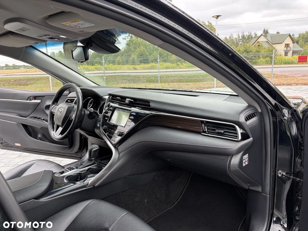 Toyota Camry Business Edition - 14