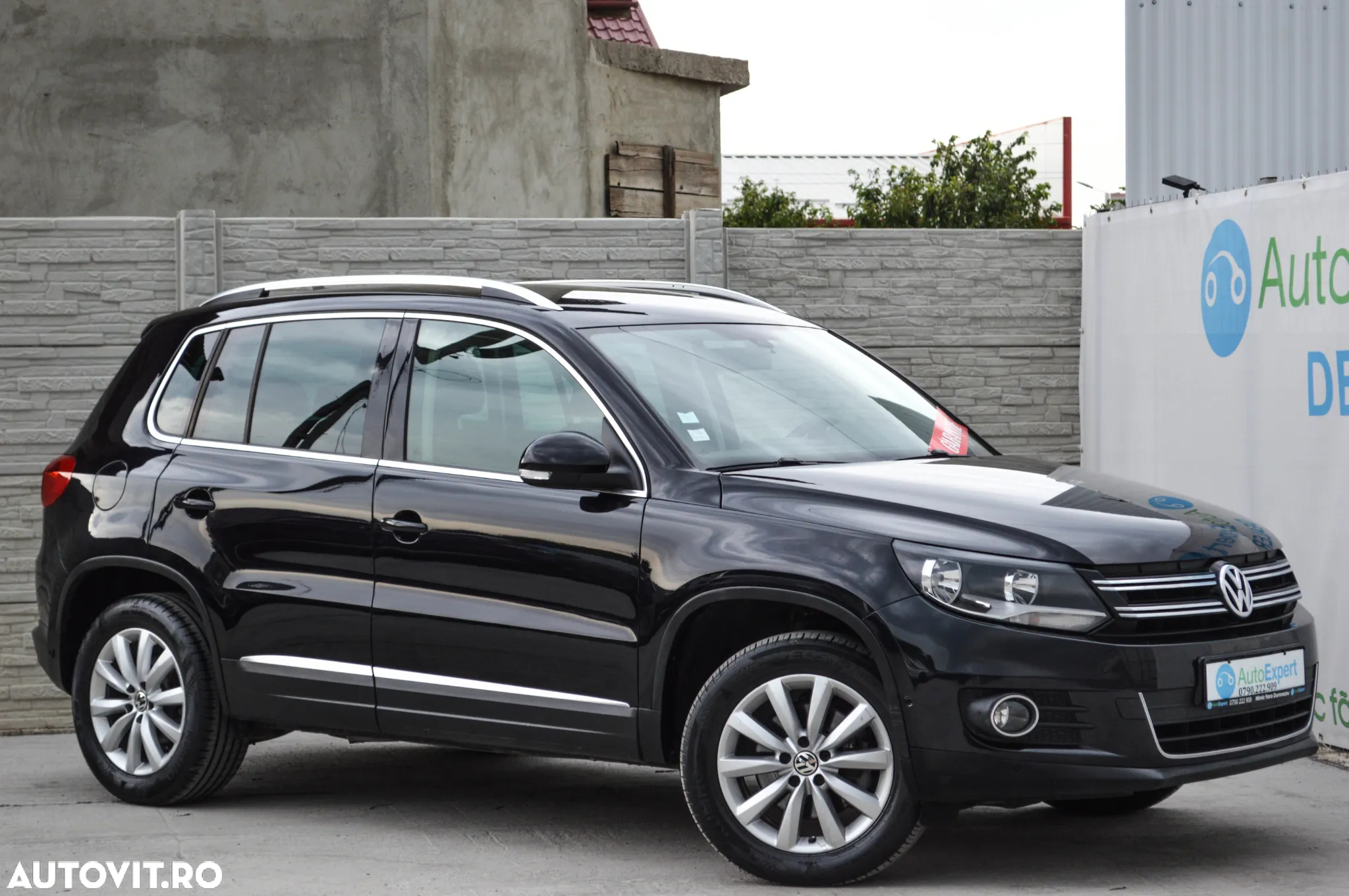 Volkswagen Tiguan 2.0 TDI DPF 4Motion BlueMotion Technology DSG Lounge Sport & Style - 9