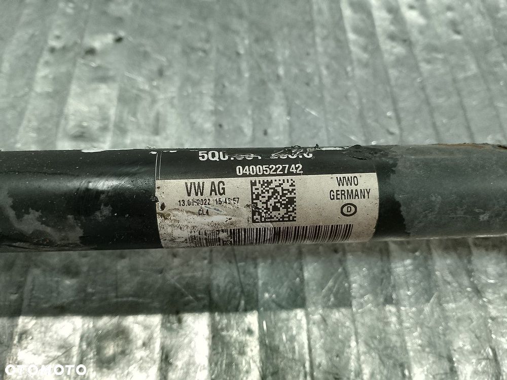 PÓŁOŚ LEWA TYŁ SKODA OCTAVIA IV 2.0 TSI - 2