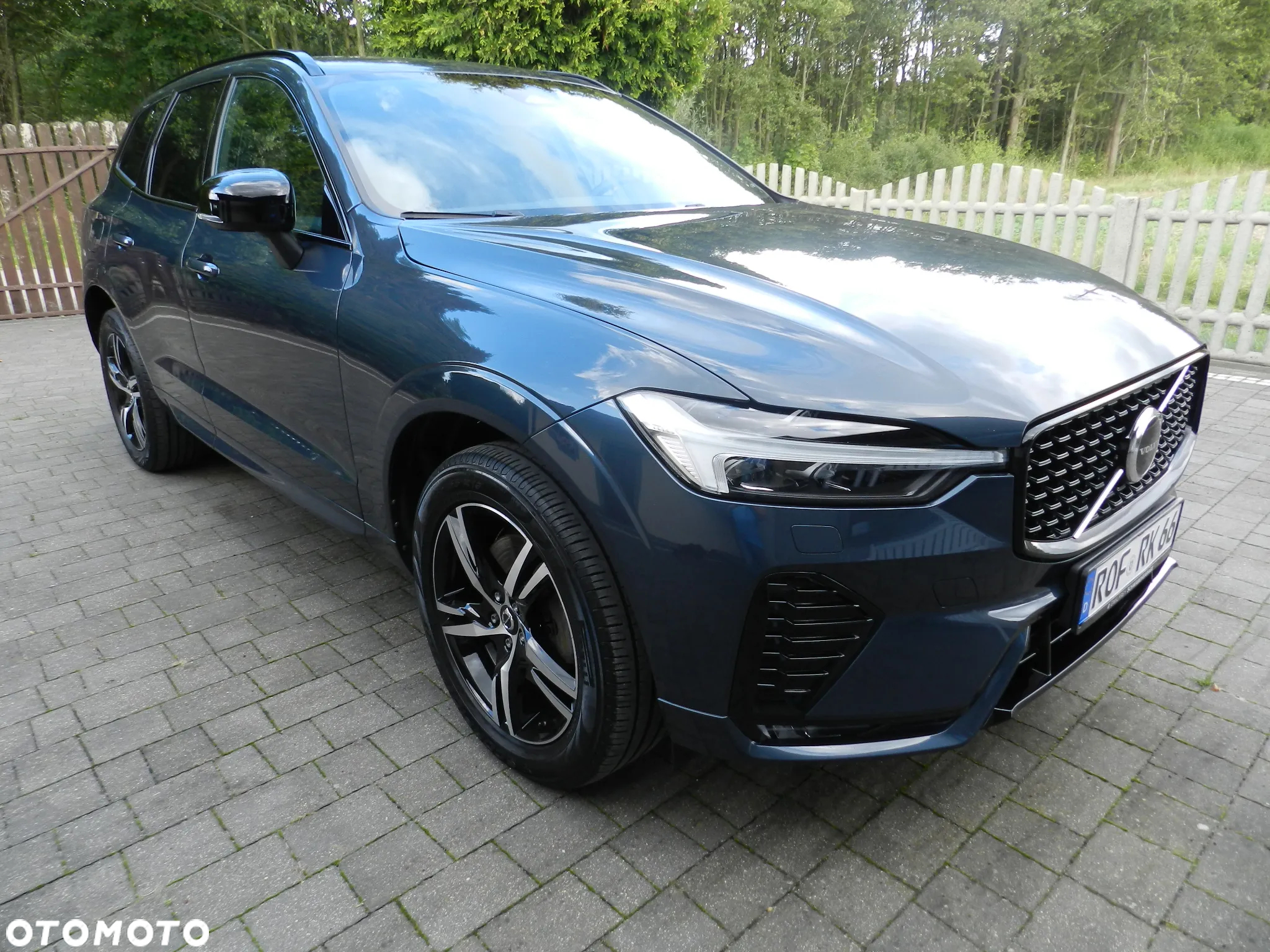 Volvo XC 60 B4 D AWD Plus Dark - 11
