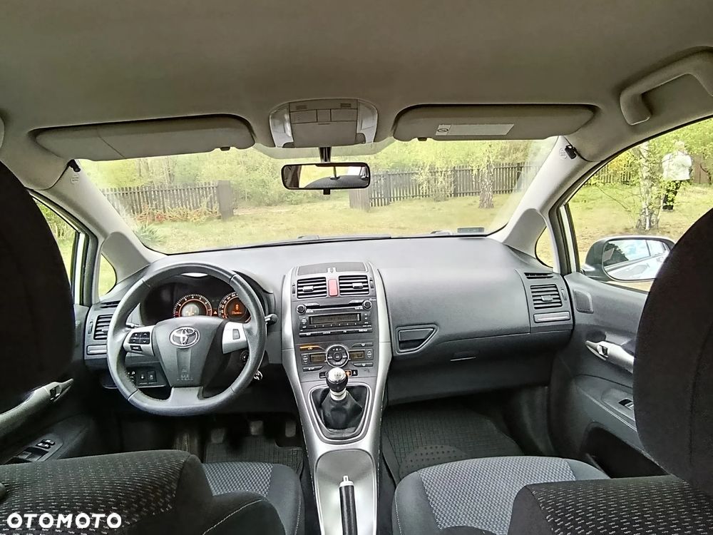 Toyota Auris 1.6 Premium - 8