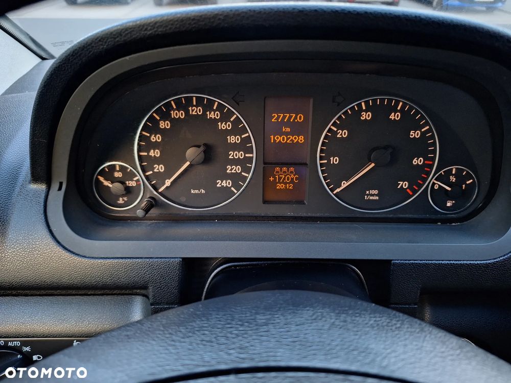 Mercedes-Benz Klasa A 200 Autotronic Elegance - 24
