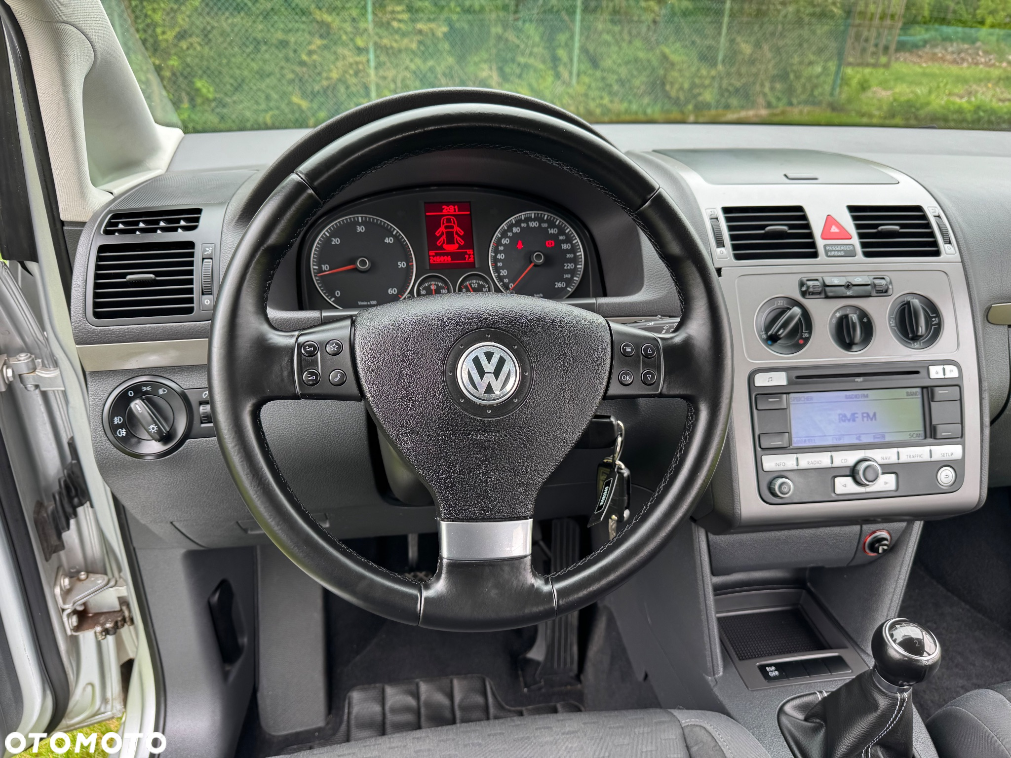 Volkswagen Touran 1.9 TDI DPF Blue Motion Highline - 25
