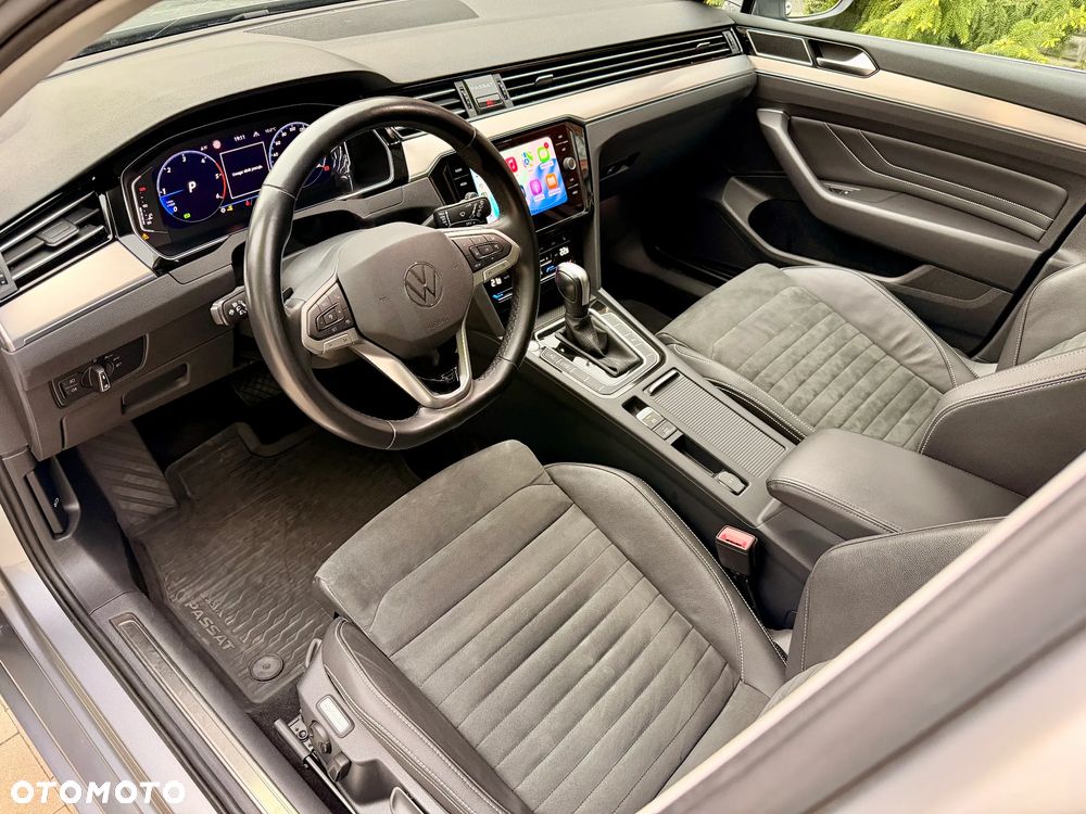 Volkswagen Passat Variant 2.0 TDI 4Mot Elegance DSG - 11