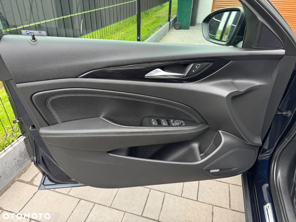 Opel Insignia 2.0 BiTurbo 4x4 Exclusive - 31