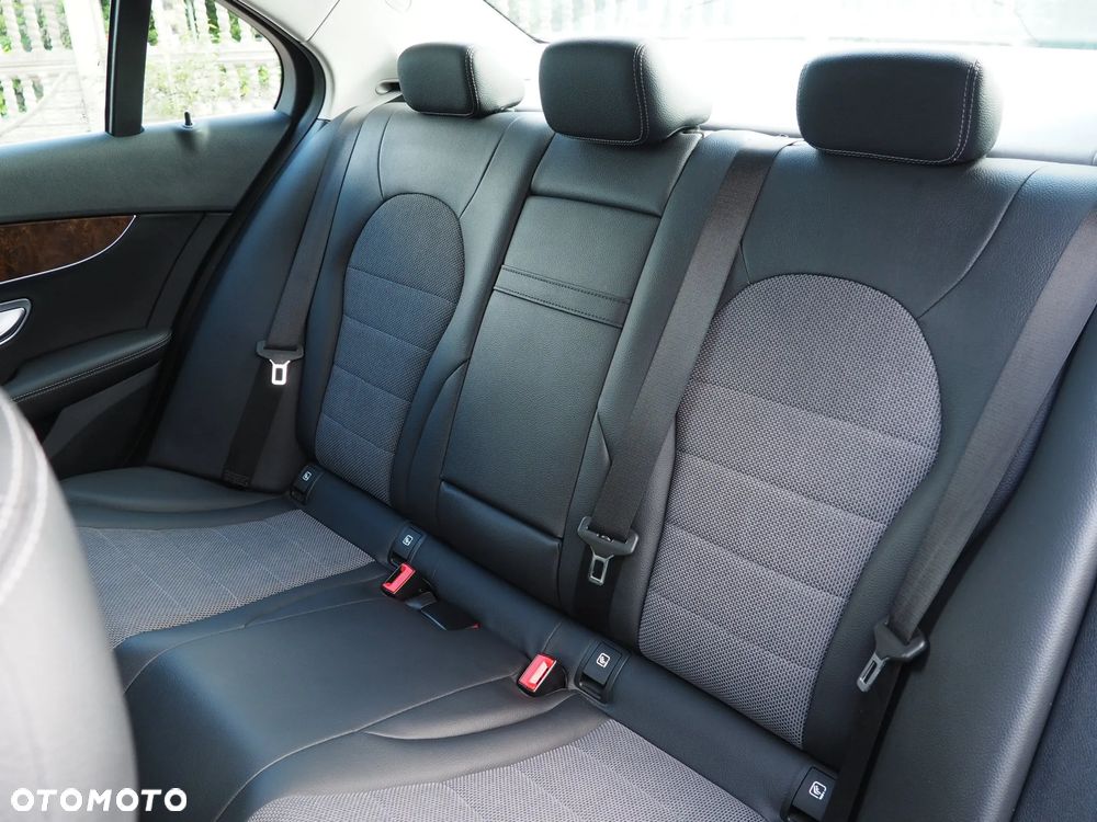 Mercedes-Benz Klasa C 200 9G-TRONIC - 22