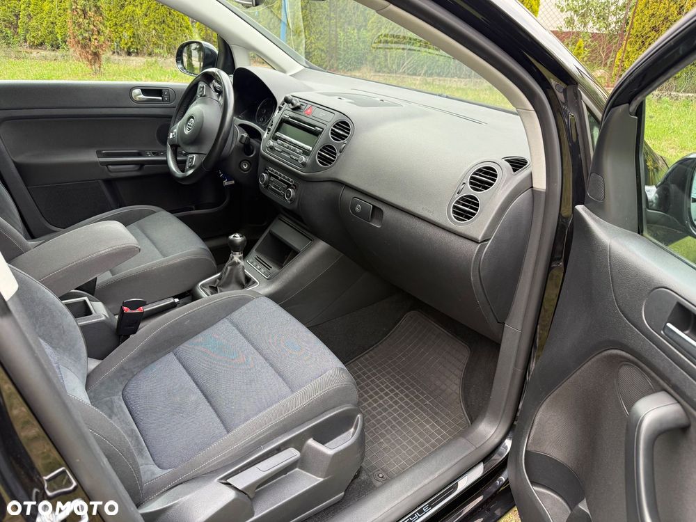 Volkswagen Golf Plus 1.6 TDI DPF Style - 10