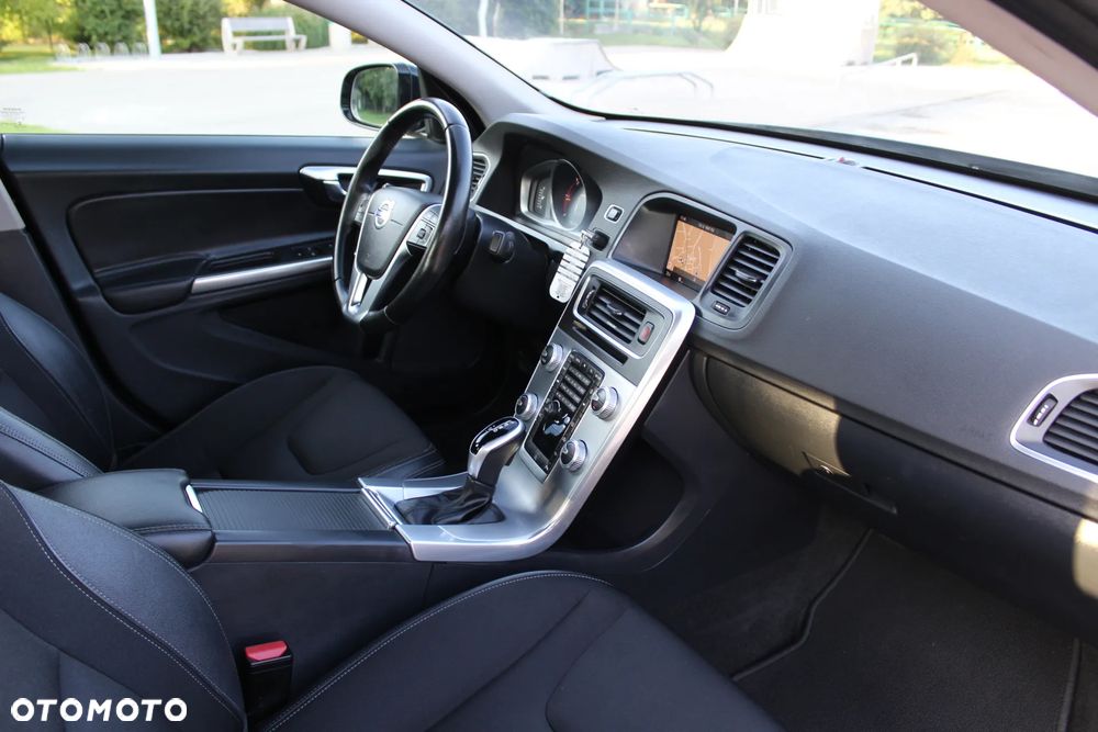 Volvo S60 Cross Country D3 Geartronic Momentum - 17
